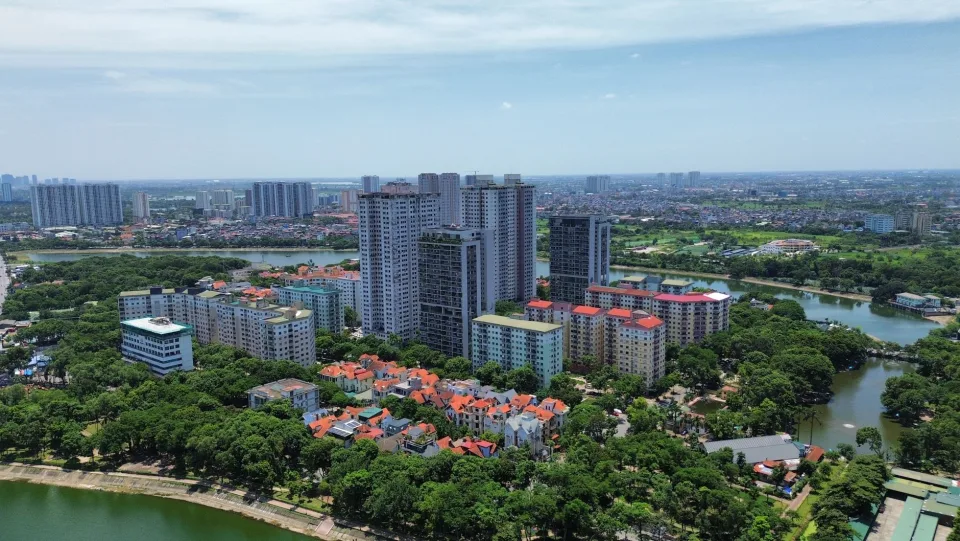 Dẫn khách đi xem nhà